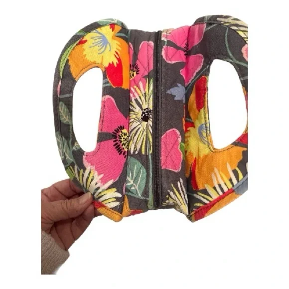 Vera Bradley Quilted Floral lunch box in Jazzy Blooms insulated - Picture 4 of 11